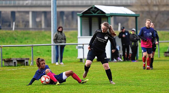 Bild 10: Unsere Bildergalerie vom Frauen-Bezirksliga-Spitzenspiel zwischen Kirchen-Hausen und Wolterdingen