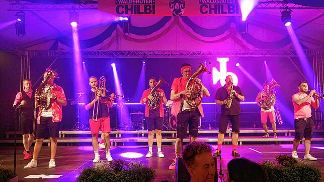 Bild 15: Volles Zelt und super Stimmung auf der Chilbi 2025 in Waldshut – Die besten Bilder
