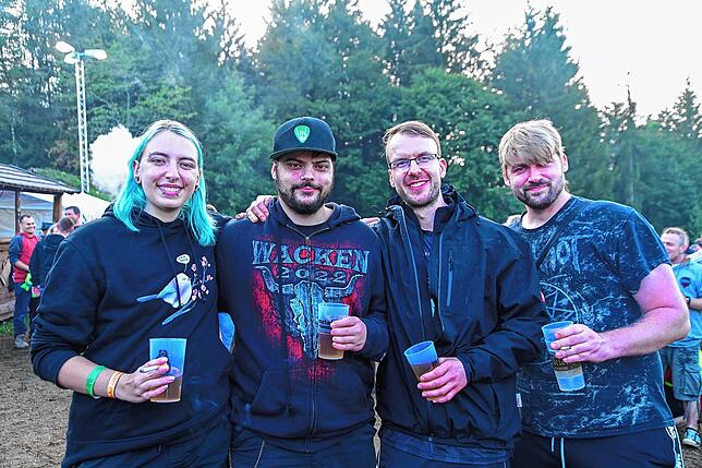 Bild 13: Bilder vom Metalacker: &bdquo;Rage&ldquo; versetzt die Fans der härteren Musik-Gangart in Begeisterung