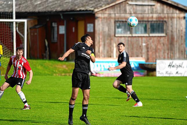 Bild 14: Spvgg. Andelsbach spielt 1:1 gegen SV 08 Laufenburg II – und wir haben Bilder!