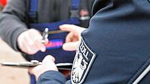 Rekordeinnahmen, beschlagnahmte Fälschungen, Drogen, Waffen und Pyrotechnik, das Hauptzollamt Lörrach hatte 2024 einiges zu tun.