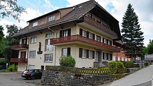 Der 1954 eröffnete Neubau des Kinderheimes Rickenbach mit seinen seit den 1970er Jahren erfolgten Anbauten zählt zu den markanten ...
