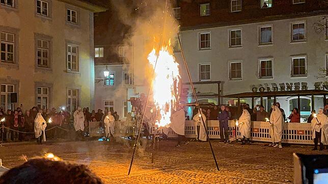 Bild 16: Unglaubliche Bilder: Der Böög geht in Bad Säckingen in Flammen auf!