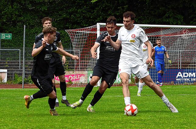Bild 6: Imposantes 5:0 des SC Pfullendorf über SF Elzach-Yach. Wir waren mit der Kamera dabei!