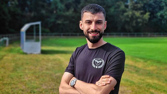 Ardian Neziri auf dem Sportgelände des ESV Südstern Singen.