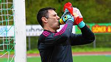 Wieder im Waldstadion: Diego Cambero – hier im Trikot des FC Erzingen – wird beim SV 08 Laufenburg den Torwarttrainer Raffaele Cella ...