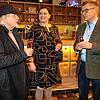 Regisseur Pepe Danquart (links) bei der Vorstellung seines neuen Dokumentarfilms in Singen. Mit ihm sprechen Theaterleiterin Diane Hegyi ...