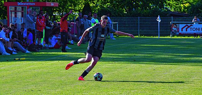 Bild 27: SV Jestetten gewinnt Kellerderby mit 2:1 gegen den FC Hochrhein – und wir haben Fotos!
