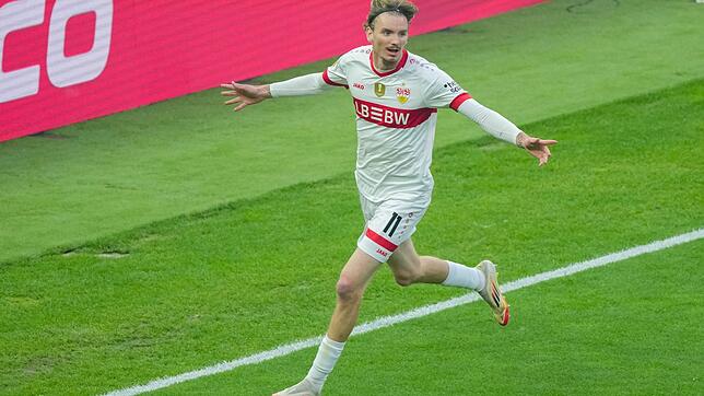 Nick Woltemade weckt mit seiner starken Saison Interesse - er traf auch im Endspiel des DFB-Pokals für den VfB.