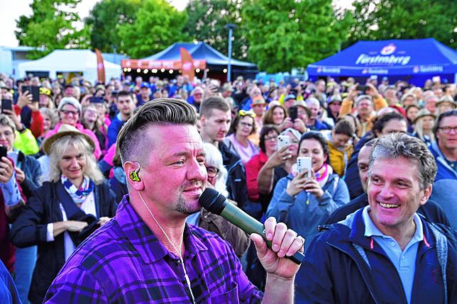 Bild 4: Ben Zucker beim Sommersound VS begeistert die Massen