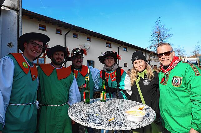Bild 37: „Narri-Narro“ in hallt in den Straßen