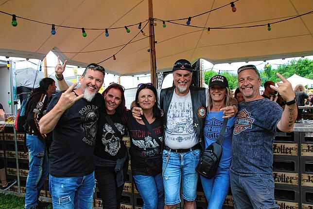 Bild 1: Musik und Motorräder begeistern die Fans