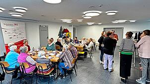 Insgesamt hält der Seniorentreff in Gütenbach 20 Plätze bereit, 16 davon werden bereits beim Tag der offenen Tür belegt. Foto: Louisa ...