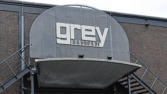 Die Namenstafel des Grey im Industriegebiet. In der Nacht zum 12. Februar kam es vor der Disko zu einer Auseinandersetzung, die einen ...