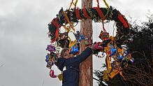 Bild : Die spektakulärsten Bilder vom Umzug und Narrenbaumsetzen in Bitzenhofen