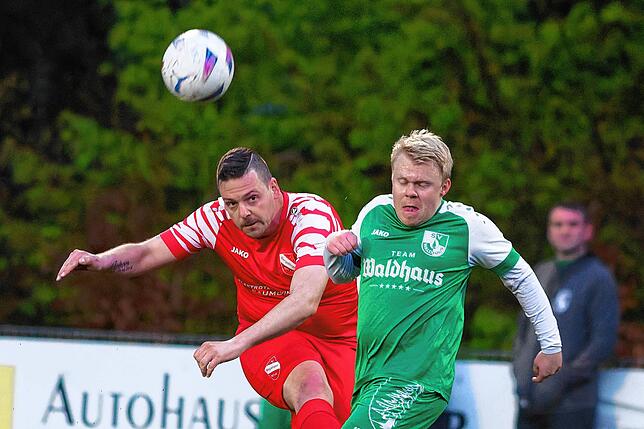 Bild 11: FC Bergalingen II gewinnt Kellerduell gegen Schlusslicht SV Waldhaus II mit 3:2 – wir haben Fotos!