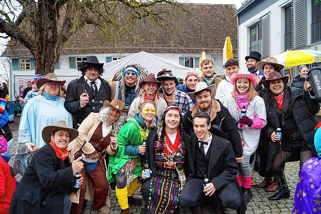 Bild 12: So bunt war der Rathaussturm in Frickingen