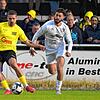 Jonas Brändle (links) und der Regionalligist FC 08 Villingen liefern im Duell mit dem FSV Frankfurt (Giorgio del Vecchio) eine gute ...