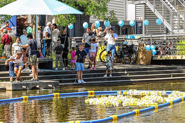 Hier war Geschicklichkeit gefragt: Enten-Angeln auf dem Seemaxx-See.