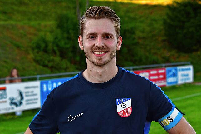 Großes Fairplay: Kapitän Shaban Ljimani (hier ein Archivbild) klärte in der Partie bei der SG Mettingen/Krenkingen den Unparteiischen ...