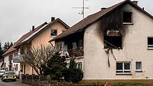 Ausgebrannt ist die Wohnung im Obergeschoss dieses Gebäudes im Sauldorfer Ortsteil Bichtlingen.