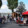 (Archivbild) Zuletzt fand das Wein- und Fischerfest 2019 statt. Von damals stammt auch dieses Bild des Festgeländes am Reichenauer ...