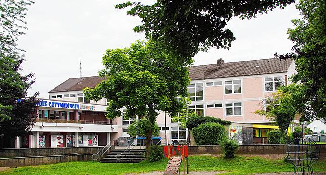 Nach dem Umzug in die neue Eichendorff-Schule könnte sich der Abriss der alten Schule für die Entwicklung des neuen Quartiers 2020 ...