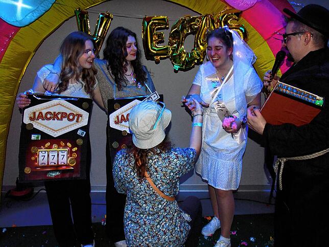 Bild 28: Viva Las Vegas &ndash; Bilder vom Holzhauerball im Milchwerk (2)