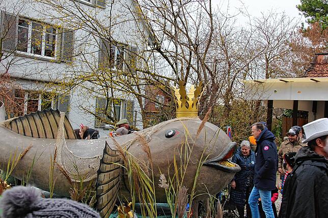 „König Gropp“, hier beim Umzug 2018, muss sich noch um ein Jahr gedulden, bis er wieder auf die Straßen Ermatingens darf.