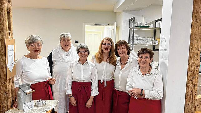 Das Helferteam (v,l.): Claudia Stockburger, Sabine Möll, Antje Grohmann, Corina Hoche, Stefanie Kästner-Hartmann und Elisabeth Will, es ...