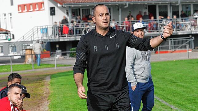 Verlängert: Das Trainergespann mit Daniel Pietzke (links) und Manuel Merk arbeitet auch in der nächsten Saison bei der Spvgg. Wutöschingen.