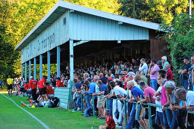 Ein Bild fast wie in längst vergangenen Tagen. Beim Pokalderby des SC Gottmadingen-Bietingen gegen den 1. FC Rielasingen-Arlen im August ...