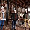 Architekt Martin Rosenfelder (von links), Bürgermeister Michael Rieger und Stadtbaumeister Alexander Tröndle im Roten Löwen.