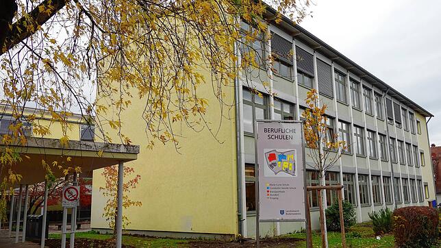 (Archivbild) An der Marie-Curie-Schule in Überlingen gab es am Dienstag, 26. November, einen Großeinsatz an Rettungskräften. Ausgelöst ...