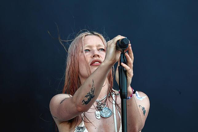 Bild 2: Southside Festival 2025: Der Auftritt von Wet Leg in Bildern