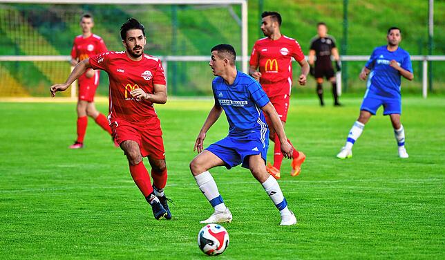 Bild 15: FC Wallbach setzt sich mit 2:0 beim SV Karsau durch &ndash; und wir haben Bilder!