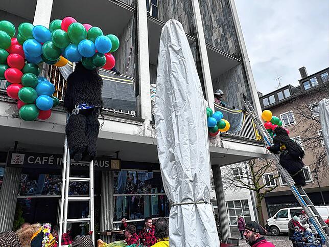 Bild 7: Bilder vom Rathaussturm in Friedrichshafen