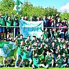 Das ganze Dorf war da: Der SV Waldhaus feiert mit den Fans nach dem 1:0-Sieg beim FC Dachsberg den Aufstieg in die Bezirksliga