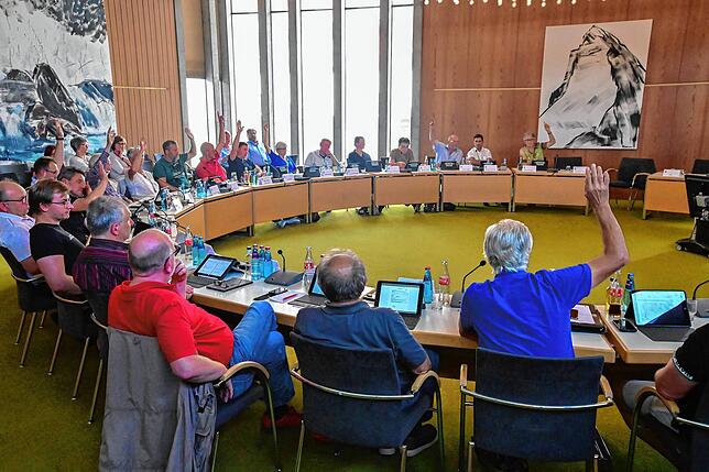 Bei Gemeinderatssitzungen dominieren im Landkreis immer noch die Männer. Typisches Beispiel: Nur vier der 23 Mitglieder im St. Georgener ...