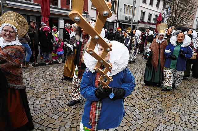 Bild 12: Montags-Umzug der Narrozunft, Teil 2