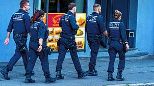 Polizei und Sicherheitspersonal waren bei der Schwenninger Kulturnacht stark präsent.