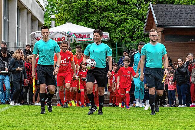 Bild 2: VfB Waldshut behält die Nerven am Elfmeterpunkt im Pokalfinale gegen FC Tiengen 08 &ndash; hier Fotos!