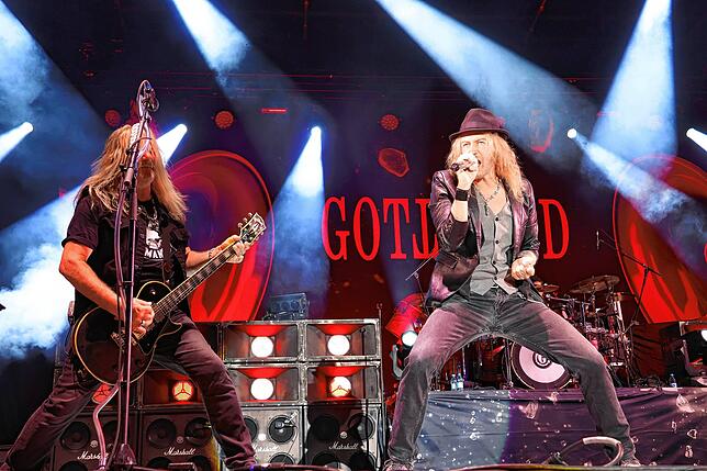 Bild 13: Schlossgarten Open Air: Tausende Rockfans feiern Gotthard und Krokus -  Die besten Bilder