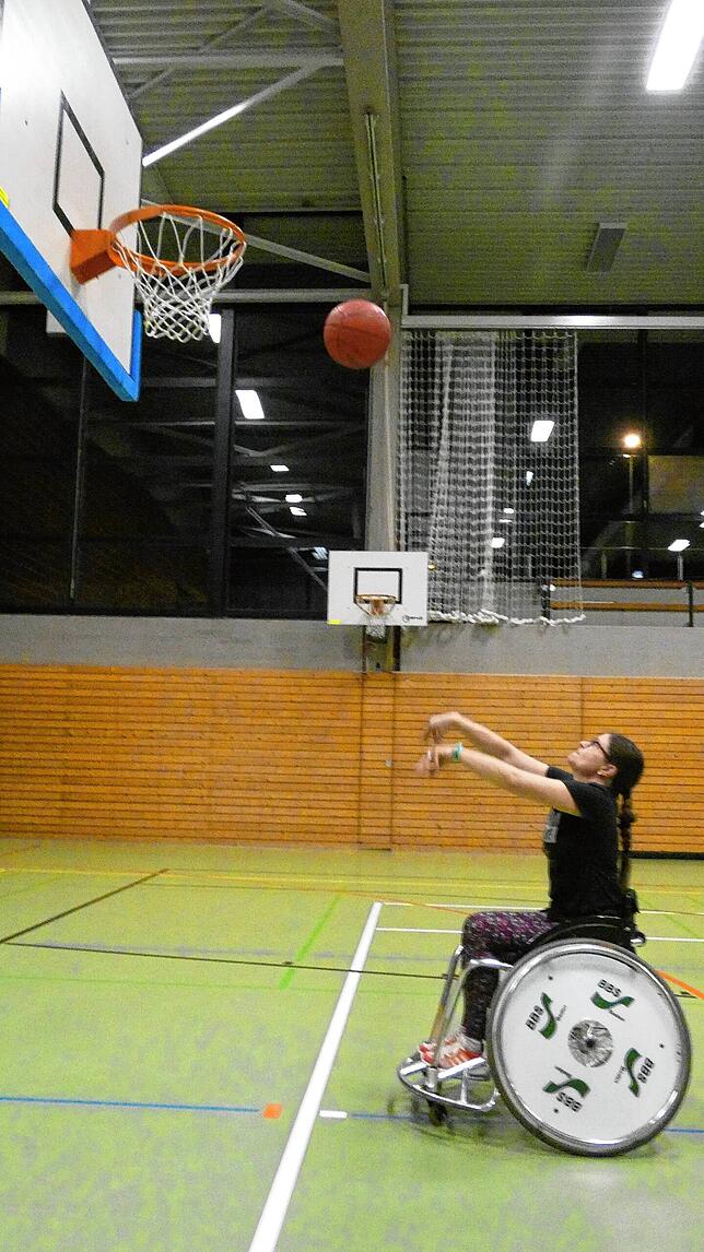 Bild 7: Wie funktioniert eigentlich Rollstuhlbasketball? Das zeigt Roland Blanke in Jestetten (mit Videos)
