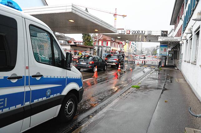 Bild 24: Querdenker in Konstanz: So liefen die Demos und Gegenproteste