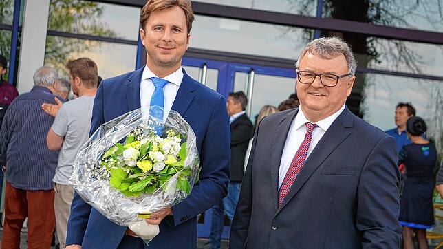 Sitzungspause nach Wahl: Der neue Sozialbürgermeister Andreas Hein und sein künftiger Chef OB Andreas Brand (rechts).