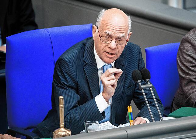 Seine Worte mit Bedacht wählend: So kennt man Norbert Lammert – hier als Präsident des Bundestags im Jahr 2016.