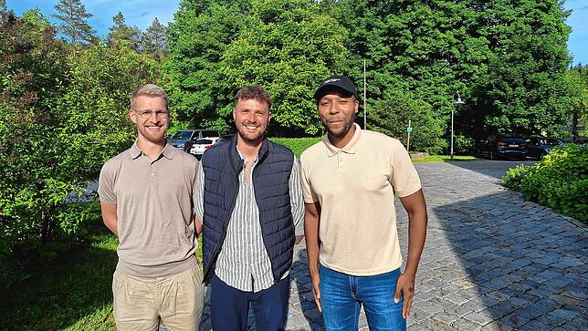 Bild 12: Glückliche und satte Gäste: Die erste Küchenparty im Schenkenberger Hof war ein kulinarischer Erfolg