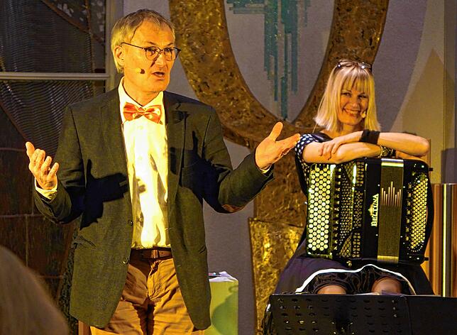 Schauspieler Peter Schell und die Rheinfelderin Christine Schmid gestalteten am 30. Oktober 2019 auch einen Erzählabend in Rheinfelden.