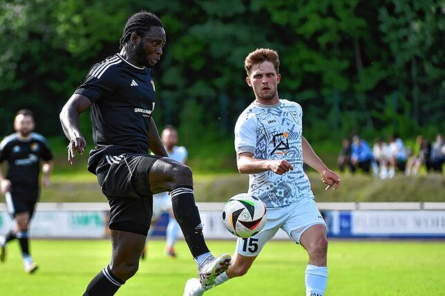 Bild 1: SV 08 Laufenburg unterliegt mit 0:2 gegen den FC Wolfenweiler-Schallstadt – und wir haben Bilder!